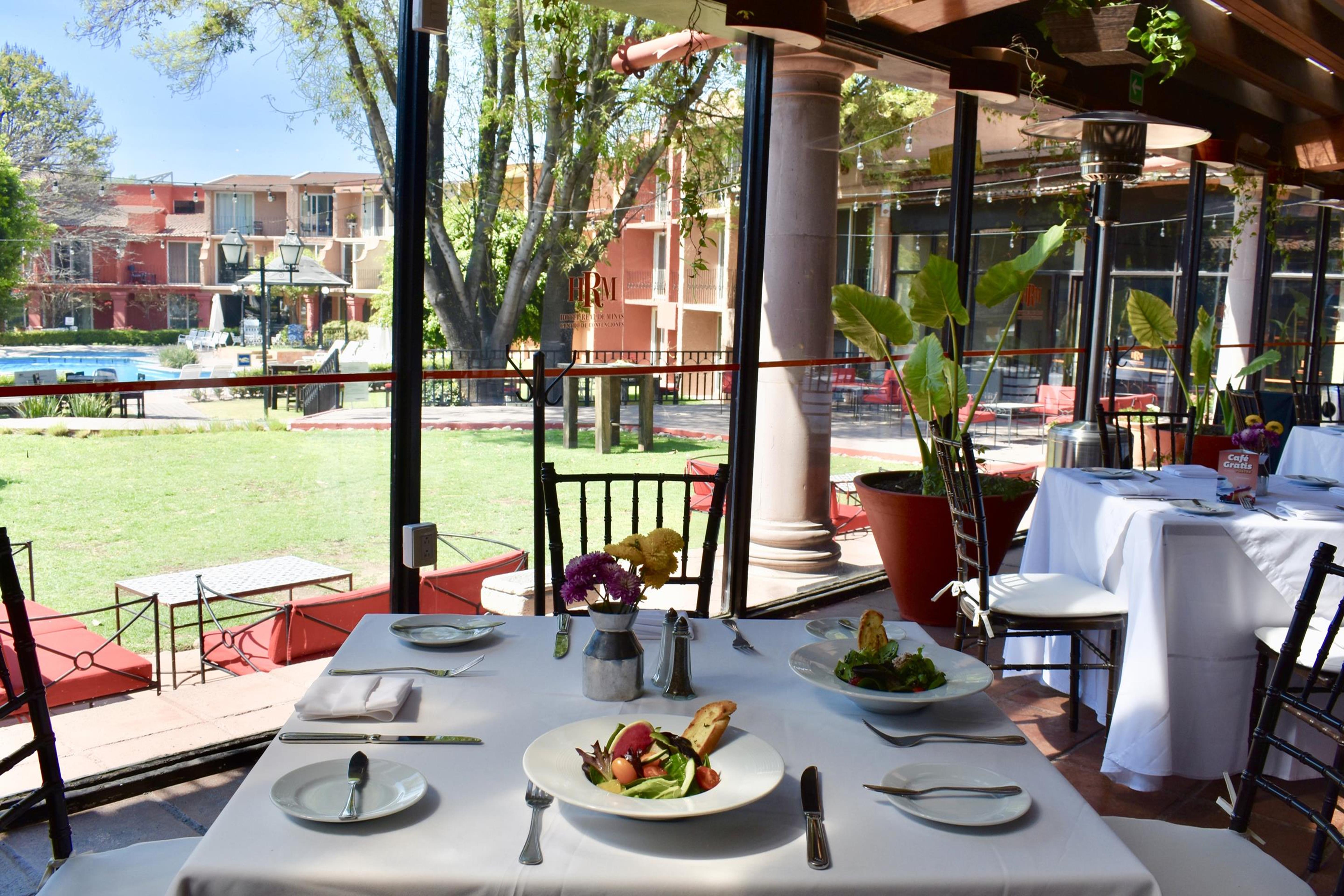 فندق ريال دي ميناس سان ميغيل دي الليندي المظهر الخارجي الصورة Restaurant in San Cristóbal Ecatepec