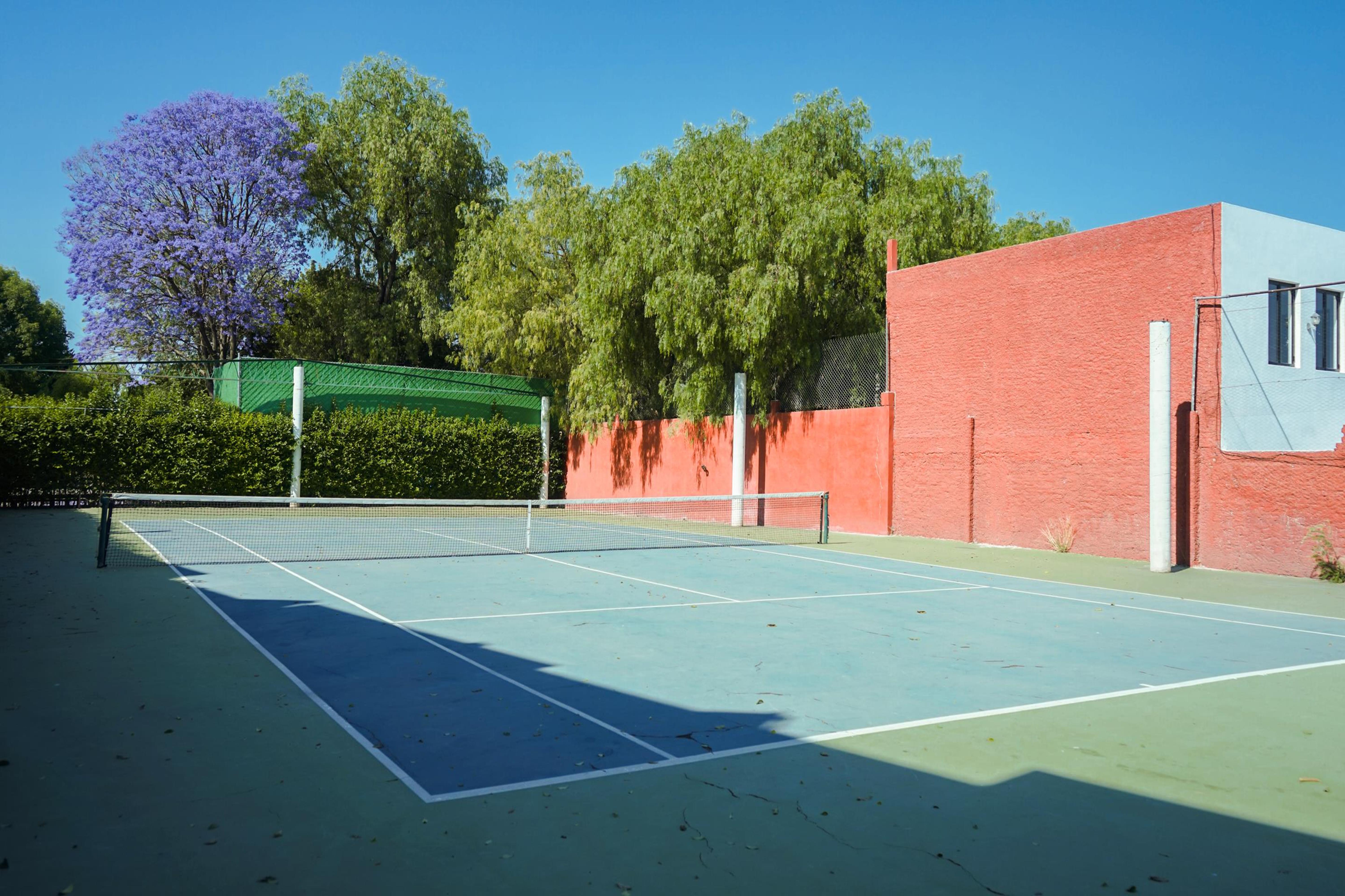فندق ريال دي ميناس سان ميغيل دي الليندي المظهر الخارجي الصورة Tennis court at the school